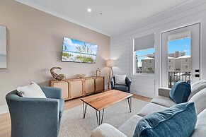 New Luxury Home, 3bd/4ba w/ Pool & Beach Access