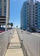 New Luxury Home, 3bd/4ba w/ Pool & Beach Access