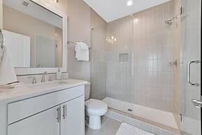 New Luxury Home, 3bd/4ba w/ Pool & Beach Access