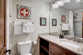 Cozy And Luxe Ski In/ski Out Condo In Breckenridge 2 Bedroom Condo by 