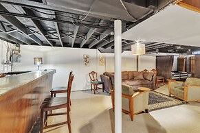 Cozy 3br Westland Retreat 3 Bedroom Home by RedAwning