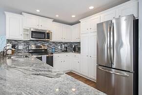 Beachwalk 205: After Dune Delight 3 Bedroom Condo by RedAwning
