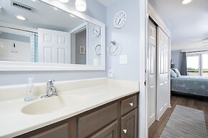 Beachwalk 205: After Dune Delight 3 Bedroom Condo by RedAwning
