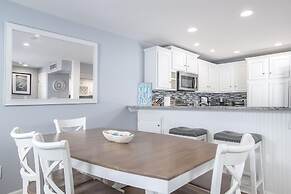 Beachwalk 205: After Dune Delight 3 Bedroom Condo by RedAwning