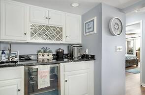 Beachwalk 205: After Dune Delight 3 Bedroom Condo by RedAwning