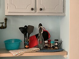 Beach Side Studio #1 Apts by Redawning