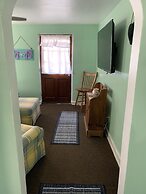 Beach Side Studio #1 Apts by Redawning