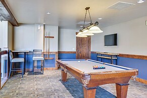 Ski-in/ski-out Breck Condo w/ Resort Perks!