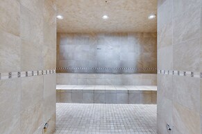 Ski-in/ski-out Breck Condo w/ Resort Perks!