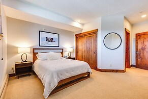 Ski-in/ski-out Breck Condo w/ Resort Perks!
