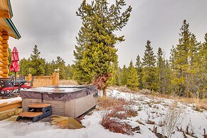 Fraser Chalet w/ Hot Tub & Mountain Views