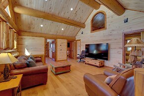 Fraser Chalet w/ Hot Tub & Mountain Views