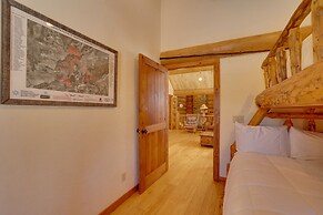 Fraser Chalet w/ Hot Tub & Mountain Views