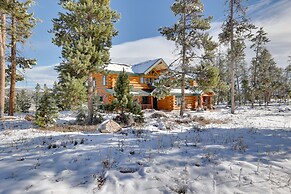 Fraser Chalet w/ Hot Tub & Mountain Views