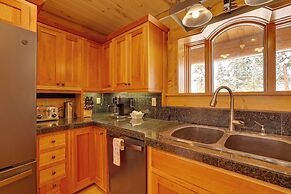 Fraser Chalet w/ Hot Tub & Mountain Views
