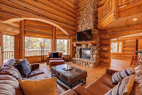 Fraser Chalet w/ Hot Tub & Mountain Views