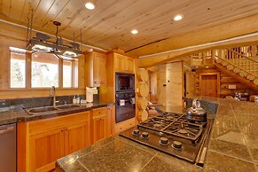 Fraser Chalet w/ Hot Tub & Mountain Views