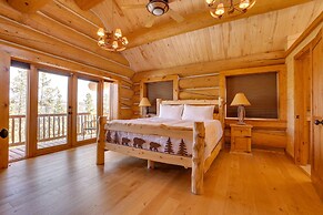 Fraser Chalet w/ Hot Tub & Mountain Views