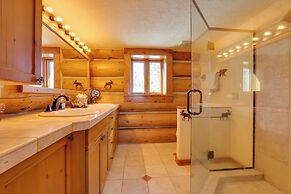 Fraser Chalet w/ Hot Tub & Mountain Views