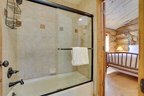 Fraser Chalet w/ Hot Tub & Mountain Views