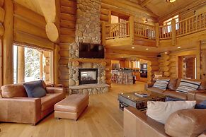 Fraser Chalet w/ Hot Tub & Mountain Views