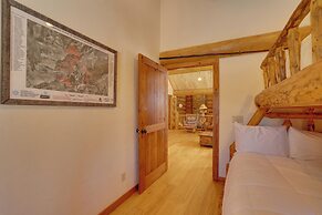 Fraser Chalet w/ Hot Tub & Mountain Views