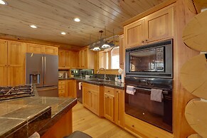 Fraser Chalet w/ Hot Tub & Mountain Views