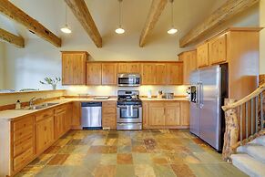 'CB Trailhouse' - Walk to Meridian Lake!