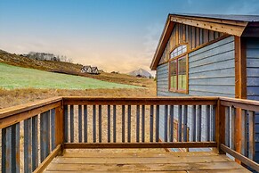 'CB Trailhouse' - Walk to Meridian Lake!