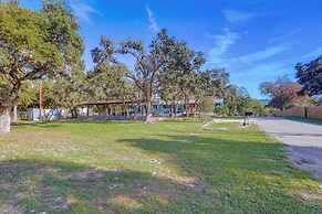 Pet-friendly Canyon Lake Home ~ 3 Mi to Water!