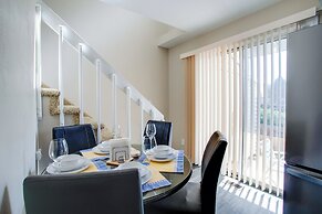 18 Mi to Dtwn Denver: Aurora Home w/ Balcony