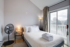 18 Mi to Dtwn Denver: Aurora Home w/ Balcony