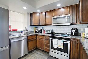 18 Mi to Dtwn Denver: Aurora Home w/ Balcony