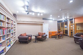 Cozy Brian Head Condo: Walk to Navajo Express Lift