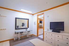 Cozy Brian Head Condo: Walk to Navajo Express Lift