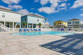 Community Pool Access & Bay View: Rockport Home!