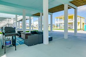 Community Pool Access & Bay View: Rockport Home!