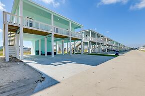 Community Pool Access & Bay View: Rockport Home!