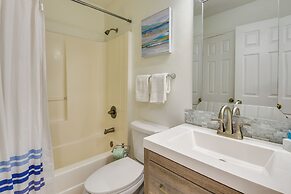 Prime Miramar Beach Getaway w/ Pool Access!