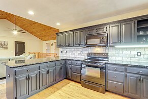 Marble Vacation Rental w/ Hot Tub & Fire Pit