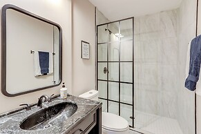 Marble Vacation Rental w/ Hot Tub & Fire Pit