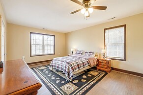 Marble Vacation Rental w/ Hot Tub & Fire Pit