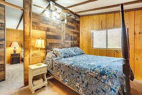 Peaceful Warne Cabin: Fenced Yard & Screened Porch