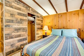 Peaceful Warne Cabin: Fenced Yard & Screened Porch