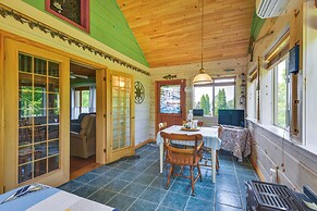Warm & Cozy Clayton Cabin Near St Lawrence River!