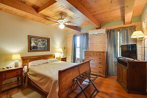 Warm & Cozy Clayton Cabin Near St Lawrence River!