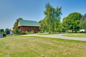 Warm & Cozy Clayton Cabin Near St Lawrence River!
