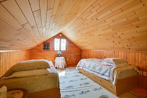 Warm & Cozy Clayton Cabin Near St Lawrence River!