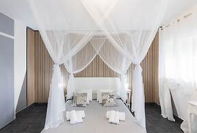 Holiday Eolie Village