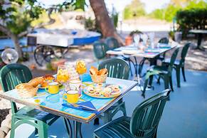 Holiday Eolie Village